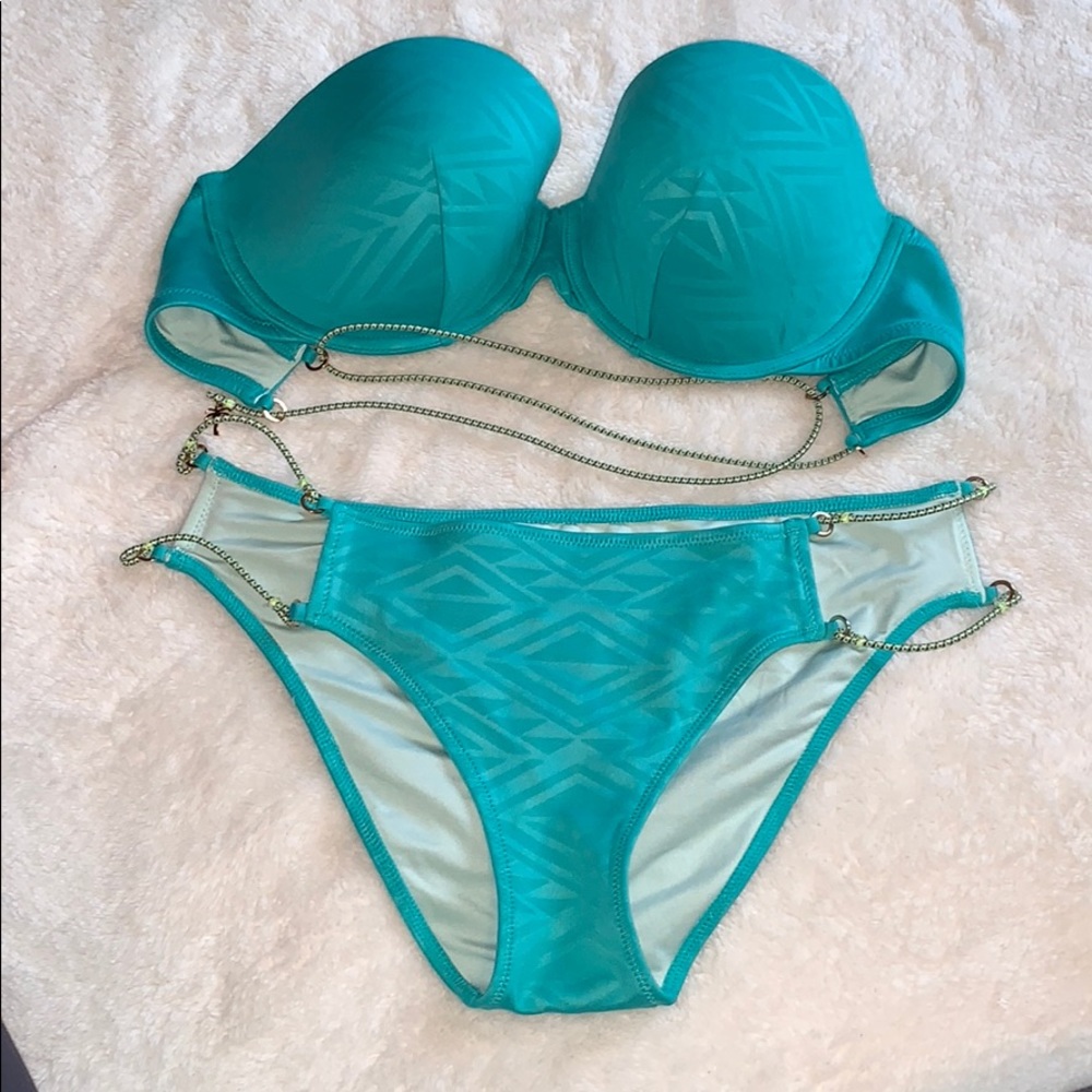 Victoria’s Secret Bikini Set